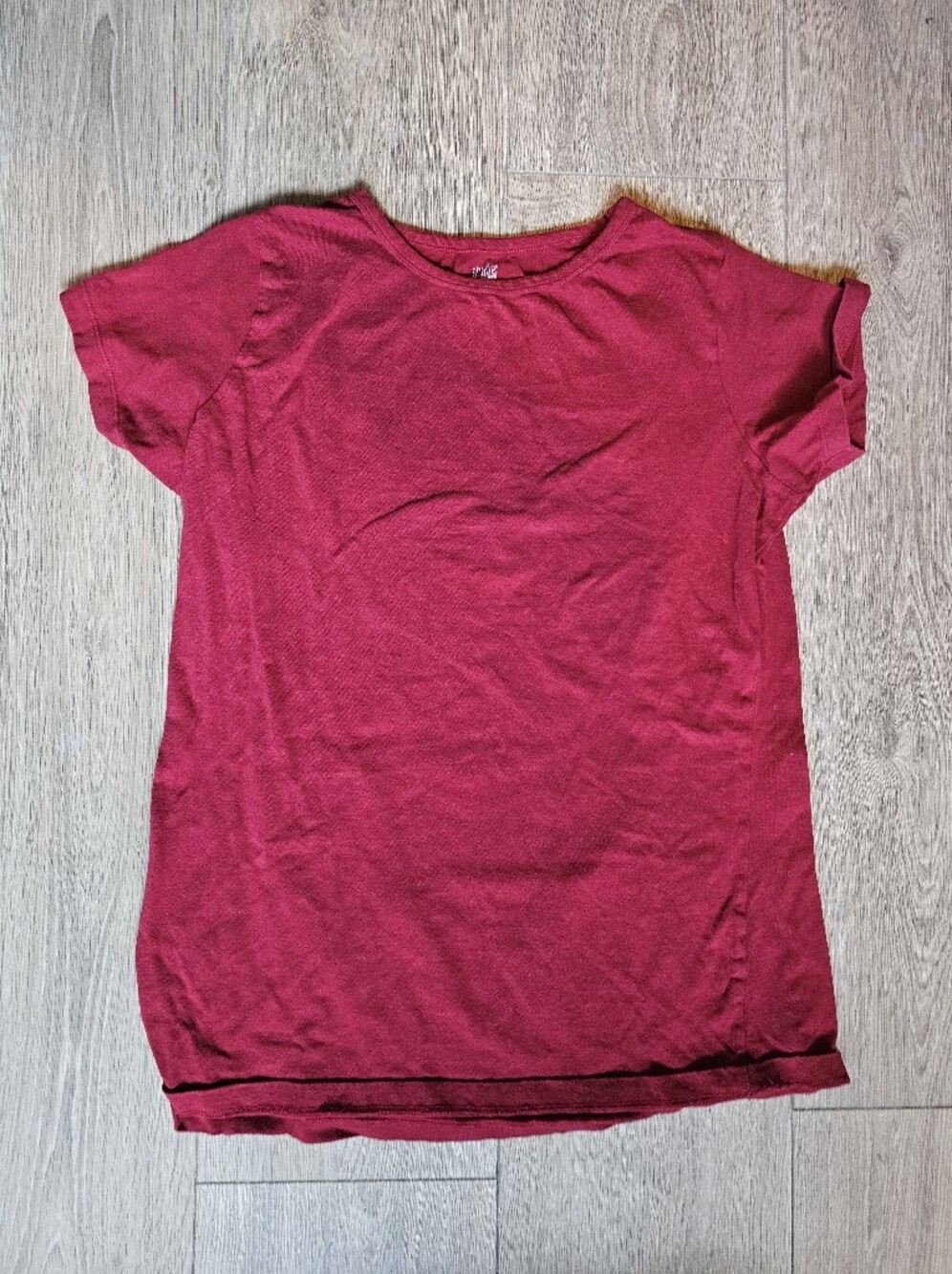 Shade Women's Everyday Short-Sleeve Tee in Red